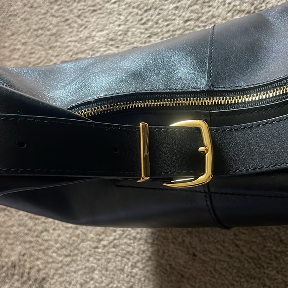 Madewell The Essential Curve Shoulder Bag - Picture 8 of 9